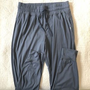 Senita weekend joggers